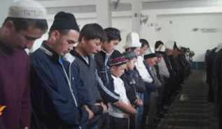 يحرقون المصحف في الدنمارك، ويغلقون المساجد والمدارس الدينية في قرغيزستان