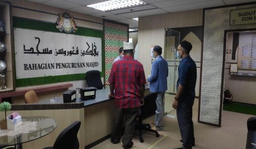 Hizb ut Tahrir / Malaysia handed over memorandum urging government to re-open mosques