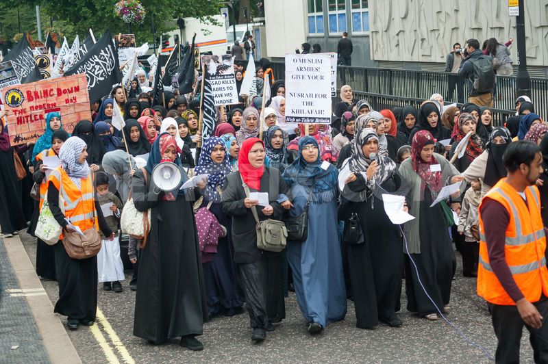 http://www.hizb-ut-tahrir.info/info/images_topics/Image/wilayat/Britian/2013/2013_09_22_BRT_Pics/20.jpg